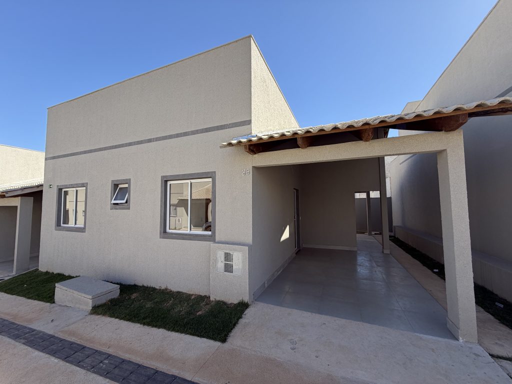 Casa para venda em condomínio fechado, em Aparecida de Goiânia