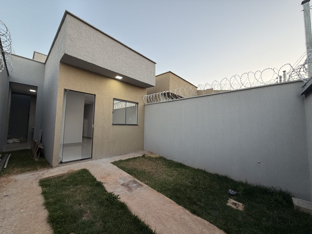 Casa para venda no Setor Carolina Parque, em Goiânia